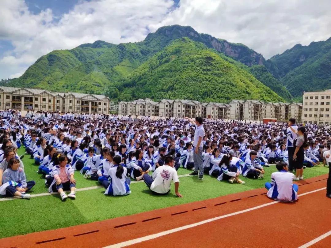 赫章县小学新任领导团队的教育理念展望